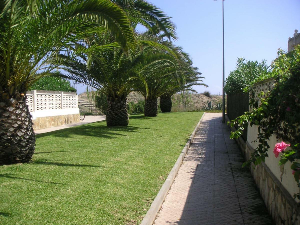 Frente Al Mar - Velazquez Villa Oliva Bagian luar foto