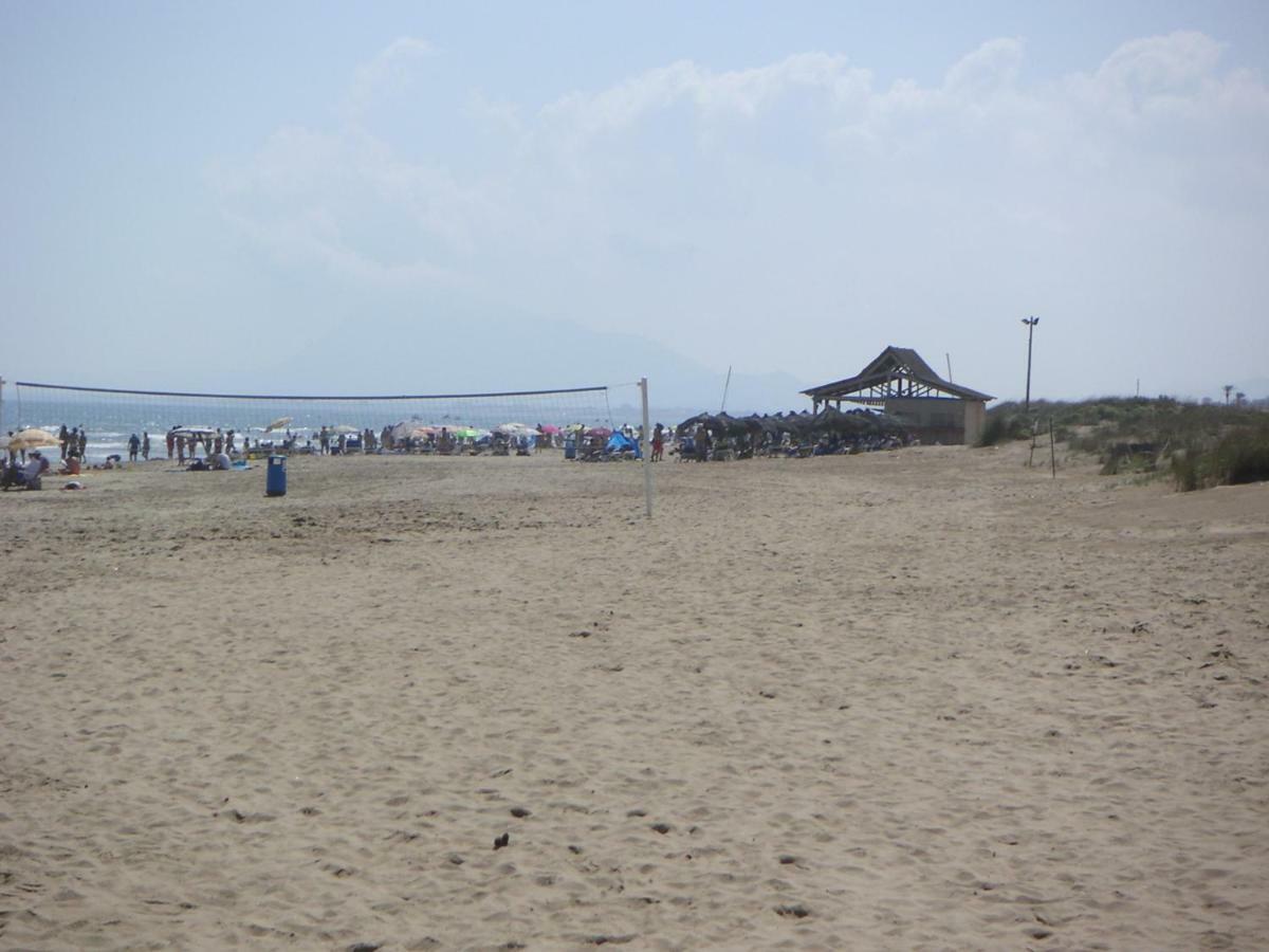 Frente Al Mar - Velazquez Villa Oliva Bagian luar foto