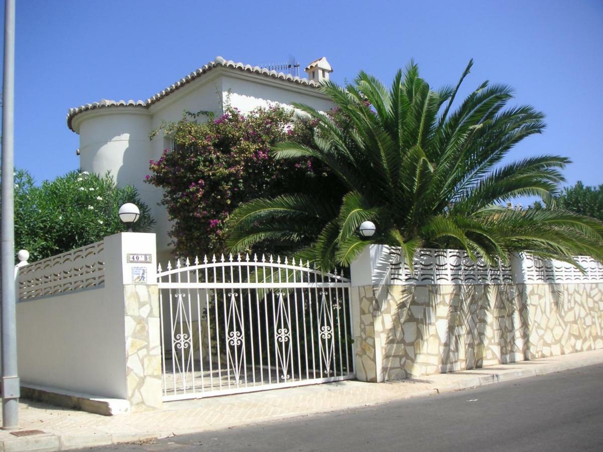 Frente Al Mar - Velazquez Villa Oliva Bagian luar foto